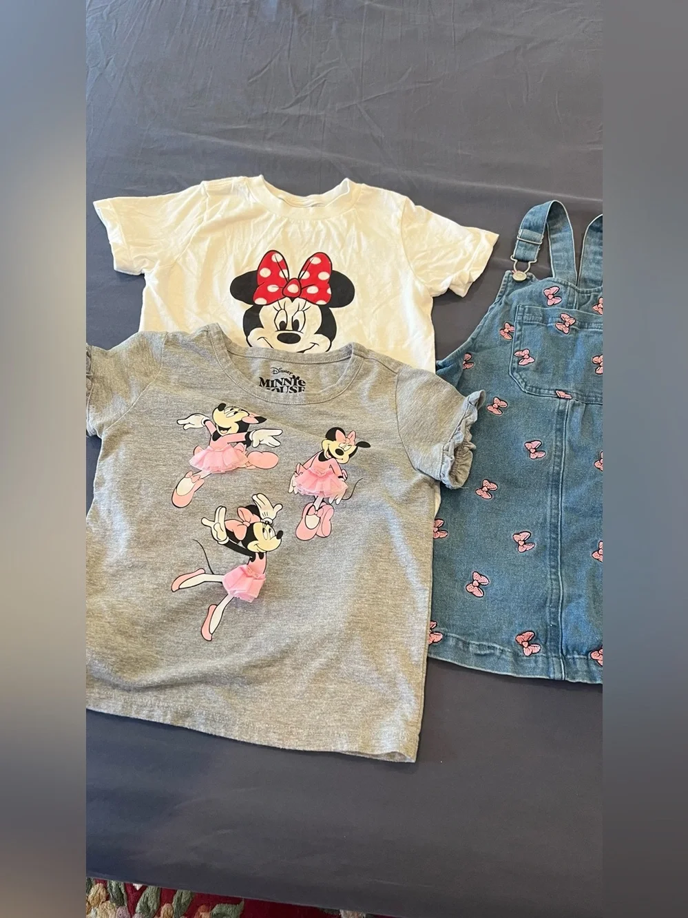 Girls Minnie Mouse Tee & Denim Pinafore Set - White, Gray, Blue with size 4T